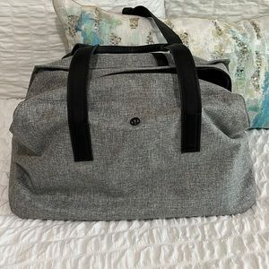 Lululemon gym bag gray